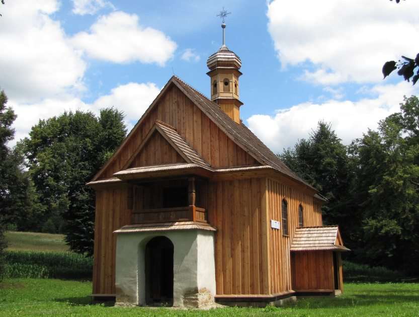 Церква в Тлучані влітку головоломка з фото