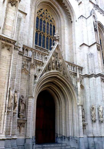 Основният портал на катедралата в Антверпен онлайн пъзел от снимка