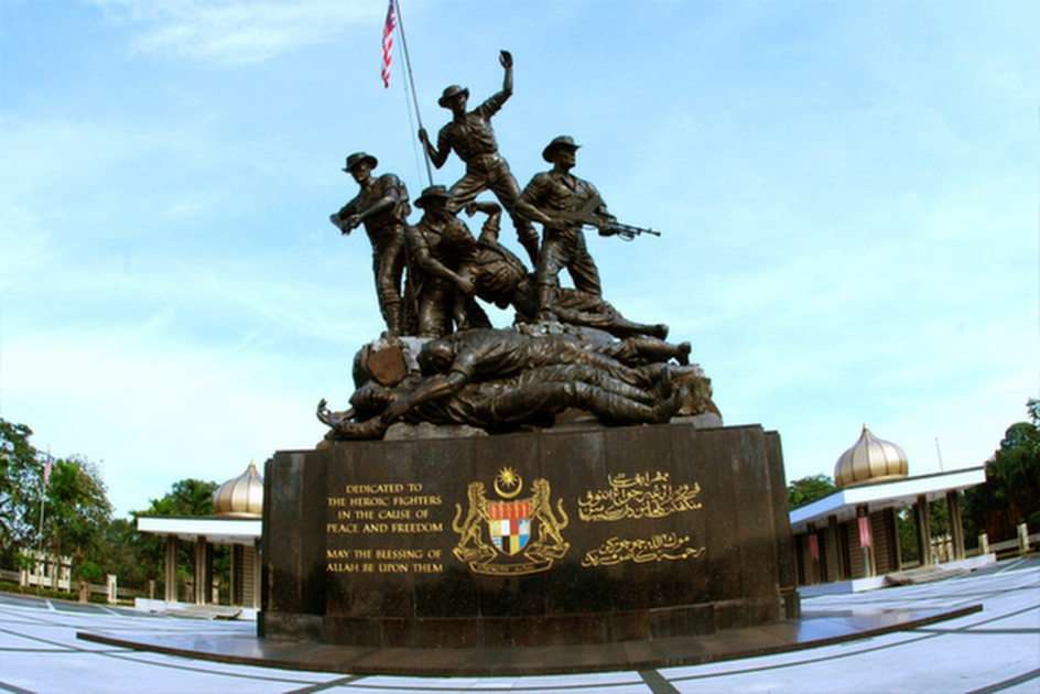 tugu puzzle online from photo