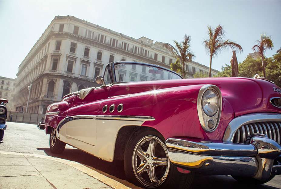Cuba_Havana_City_Street_Old_Car онлайн пъзел