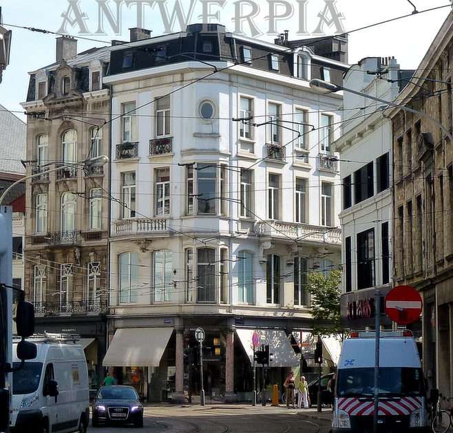 Угловое здание пазл онлайн из фото