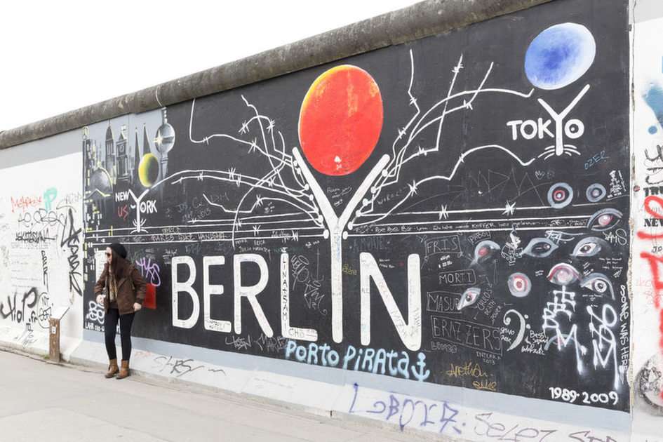 Berlin Wall online puzzle