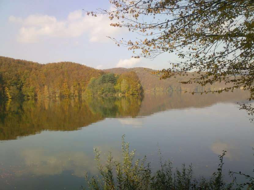 Lago Solińskie puzzle online a partir de fotografia