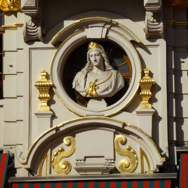 Detail of the facade online puzzle