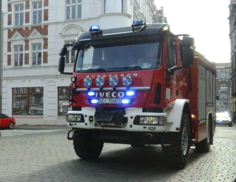IVECO EUROCARGO rally van brandweerlieden Bytom 2016 online puzzel