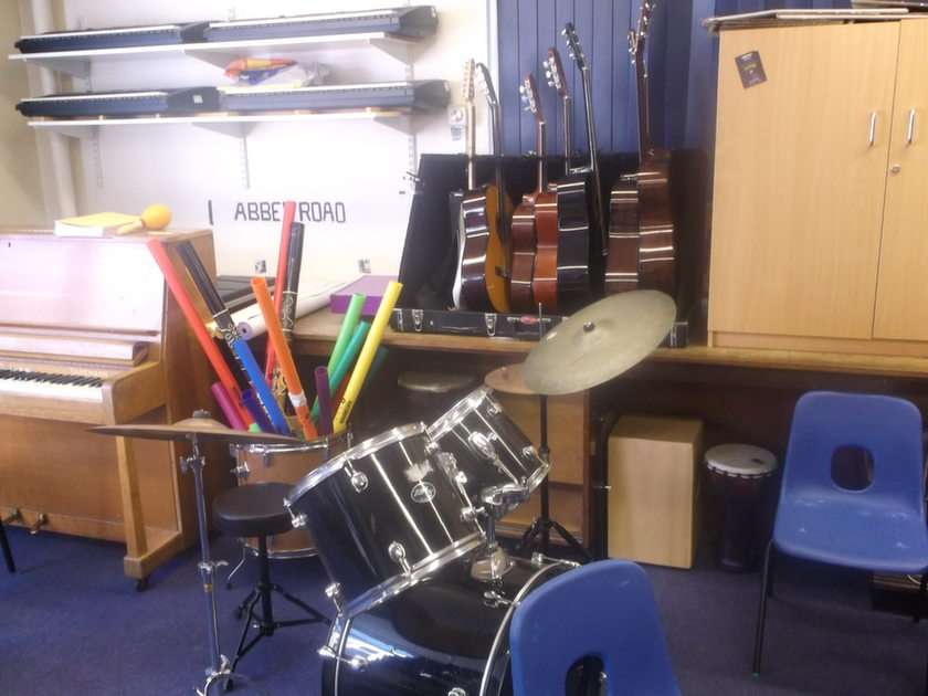 Music Room puzzle online from photo