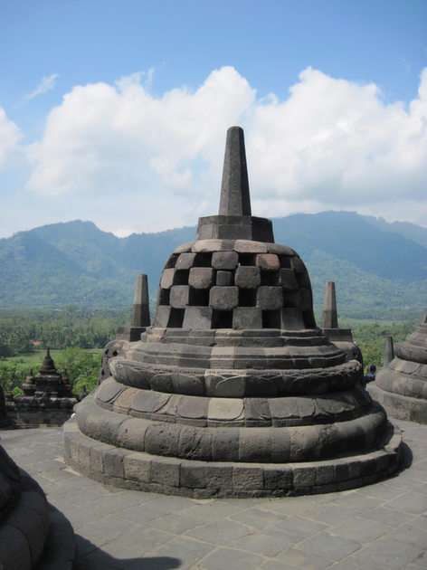 stupa puzzle online from photo