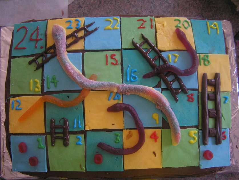 Snakes & Ladders Cake puzzle online from photo