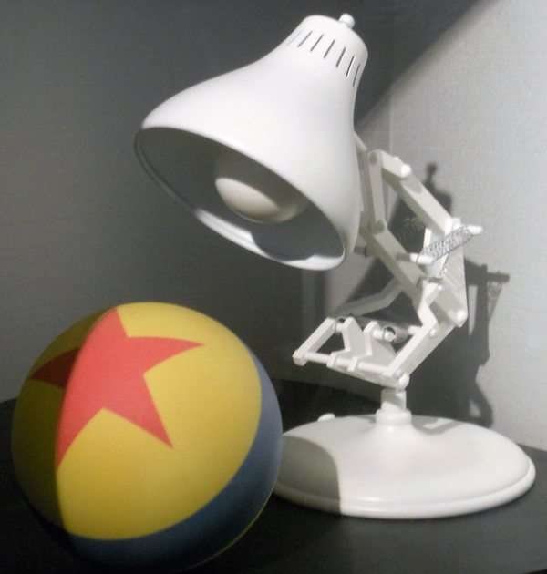 Lampa Pixar puzzle online z fotografie