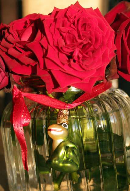 rose with a frog puzzle online from photo