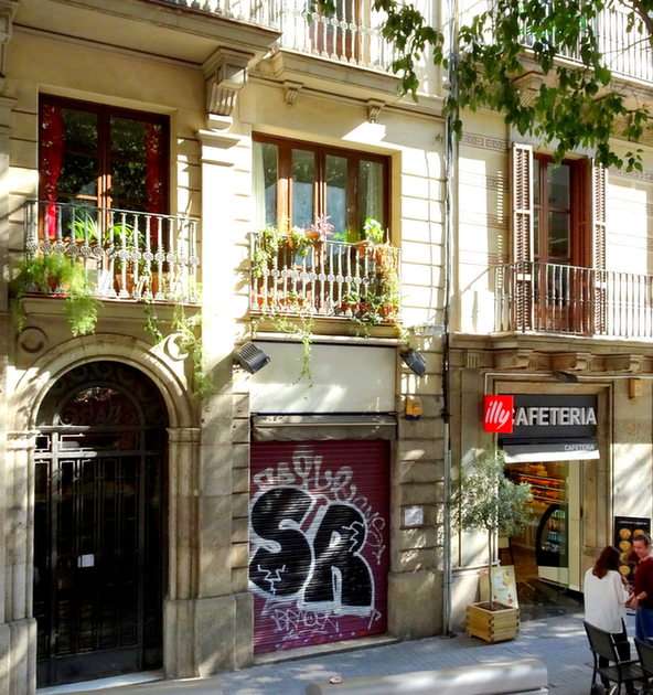 Fragment av fasaden - Barcelona Pussel online