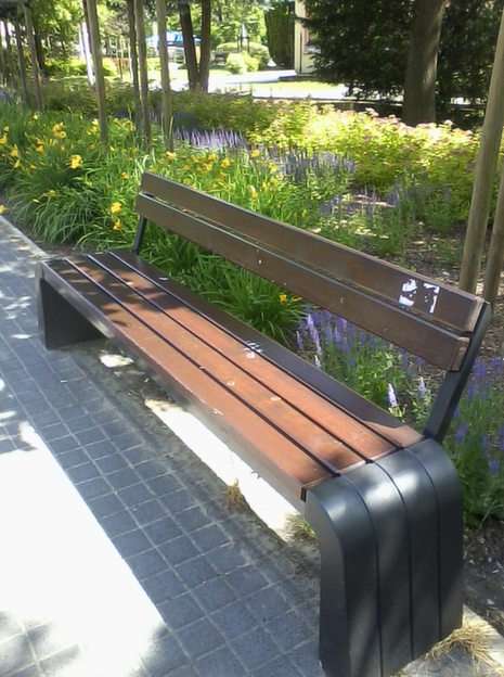 A bench online puzzle