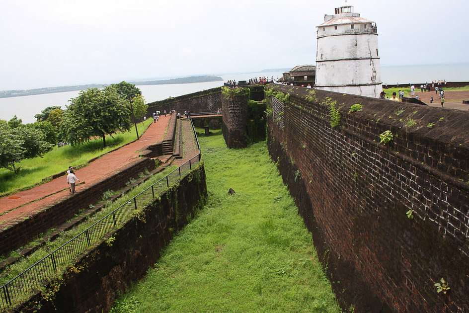 Aguada Fort puzzle online from photo