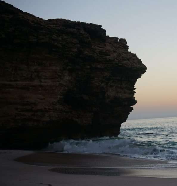 Falaise sur la mer d'Oman puzzle en ligne à partir d'une photo