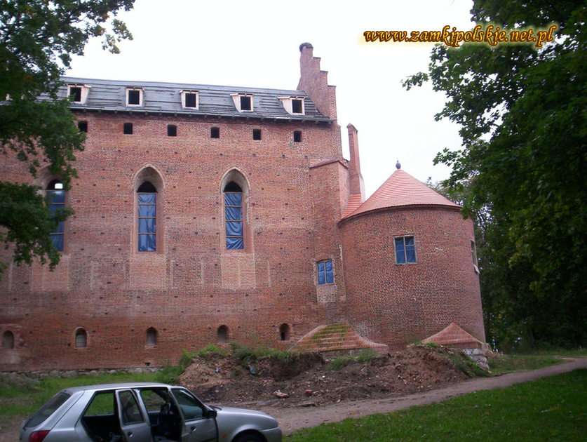 Замъкът в Барчани онлайн пъзел