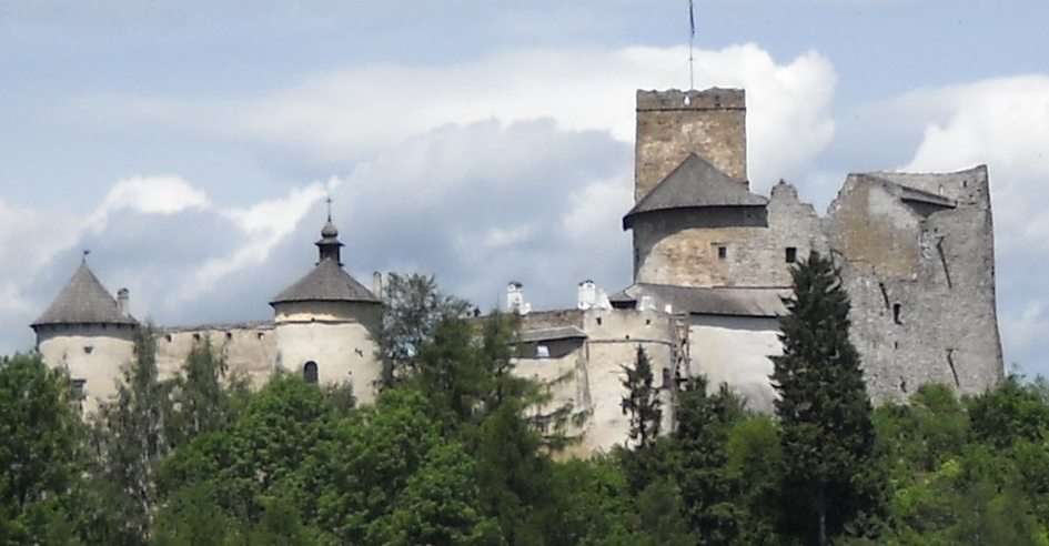Castelo Dunajec puzzle online a partir de fotografia
