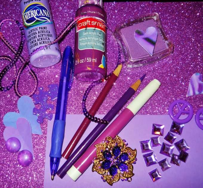 Purple Art Supplies Pussel online