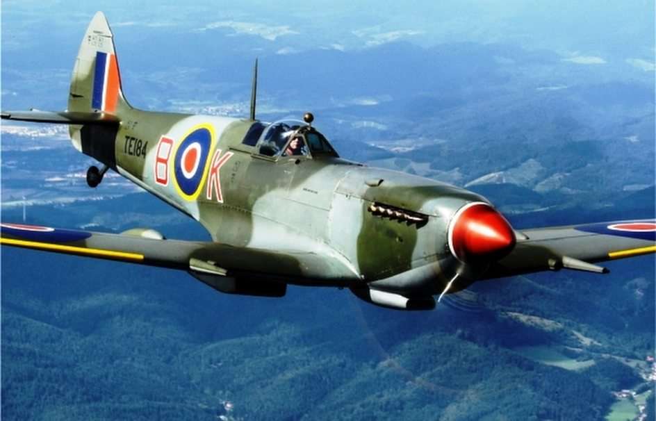 Supermarine Spitfire-plan pussel online från foto