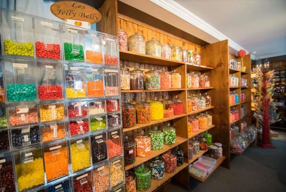 Boutique de bonbons 3 puzzle online a partir de fotografia