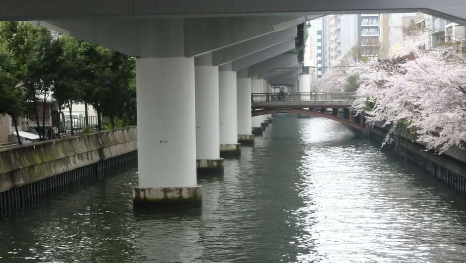 Footbridge under the viaduct online puzzle