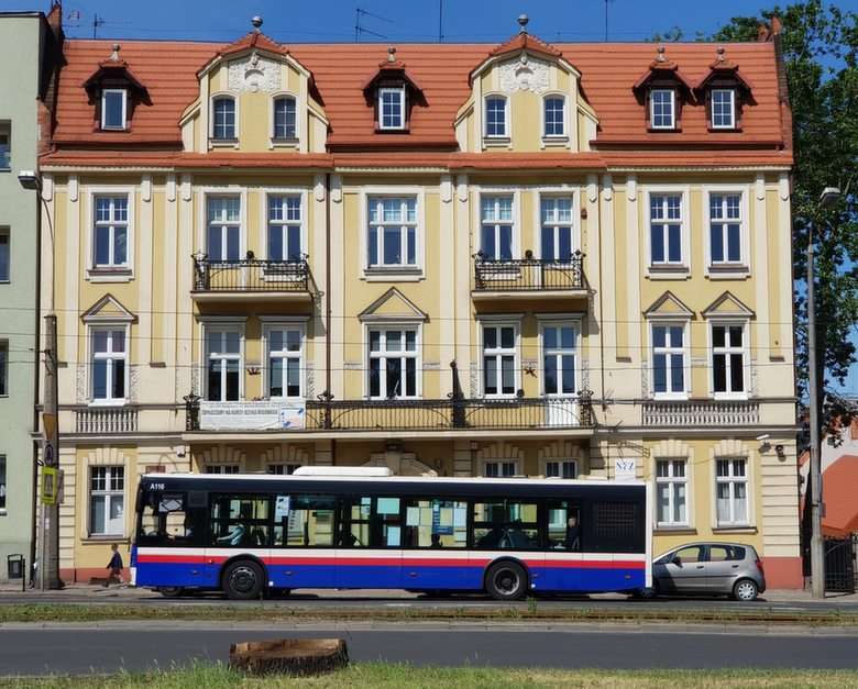 Λεωφορείο στο Bydgoszcz παζλ online από φωτογραφία