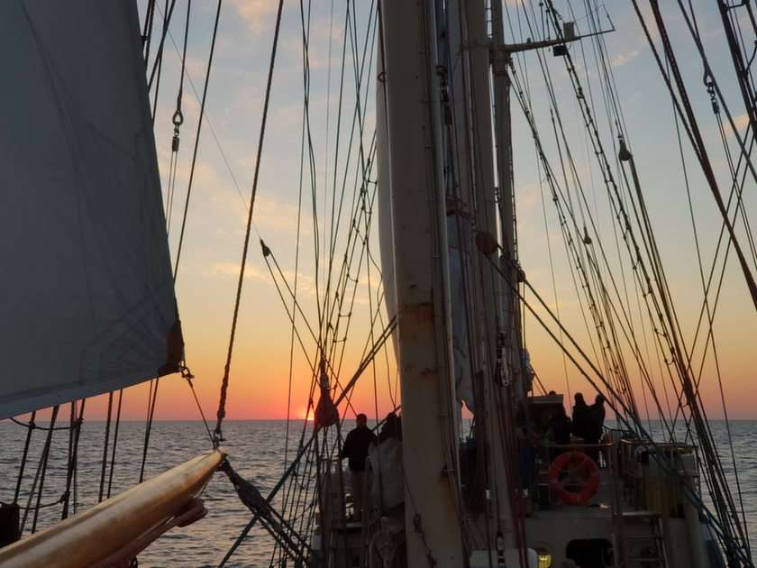 Sunset at sea puzzle online from photo