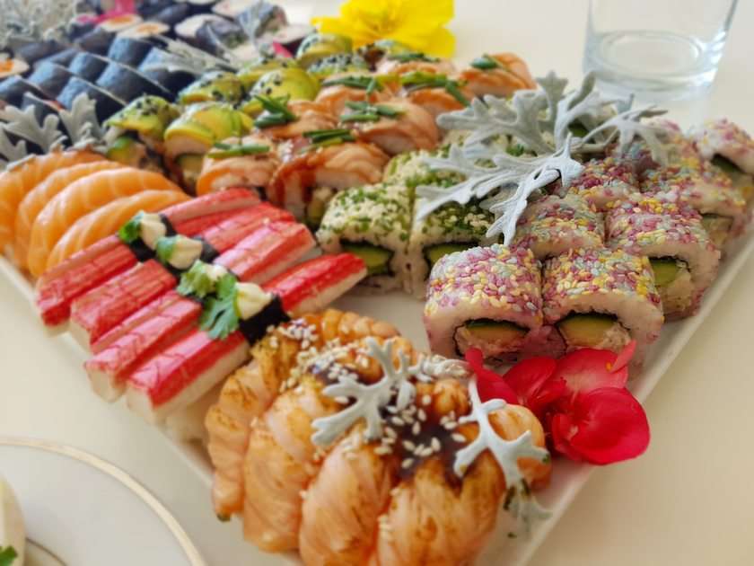 Colorful sushi online puzzle