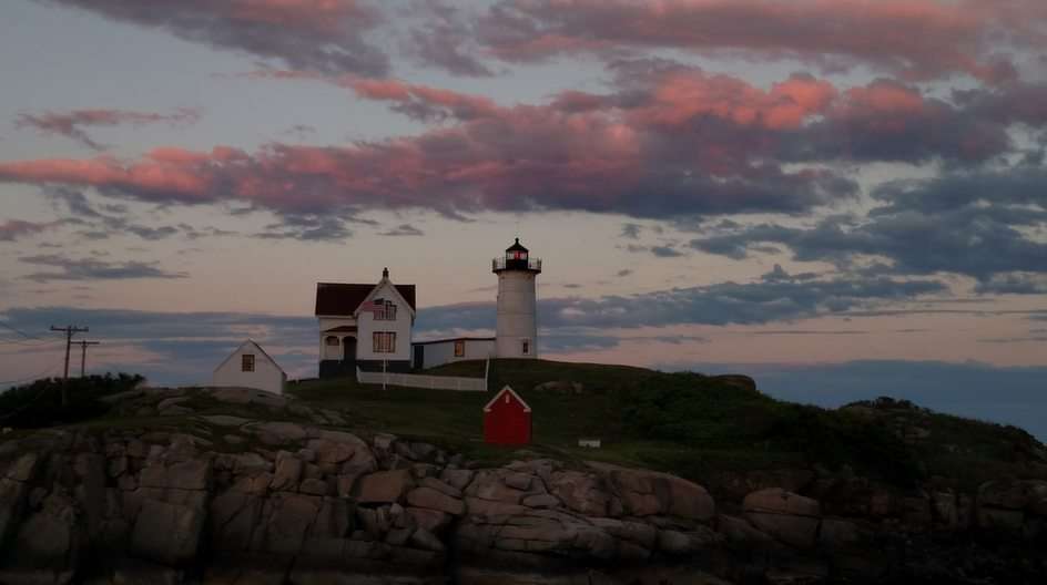 Lighthouse puzzle puzzle online from photo