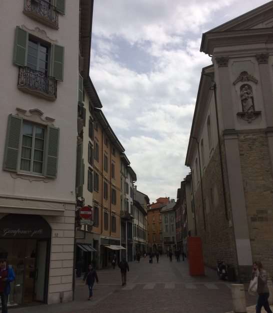 Bergamo puzzle online din fotografie