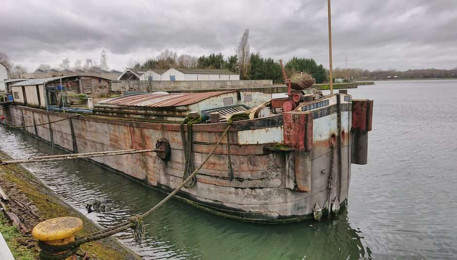Old barge puzzle online from photo