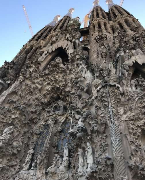 Gaudi Cathedral online puzzle
