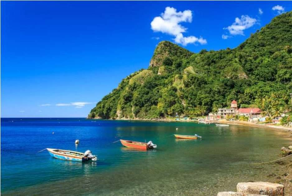 Dominica` puzzle online din fotografie