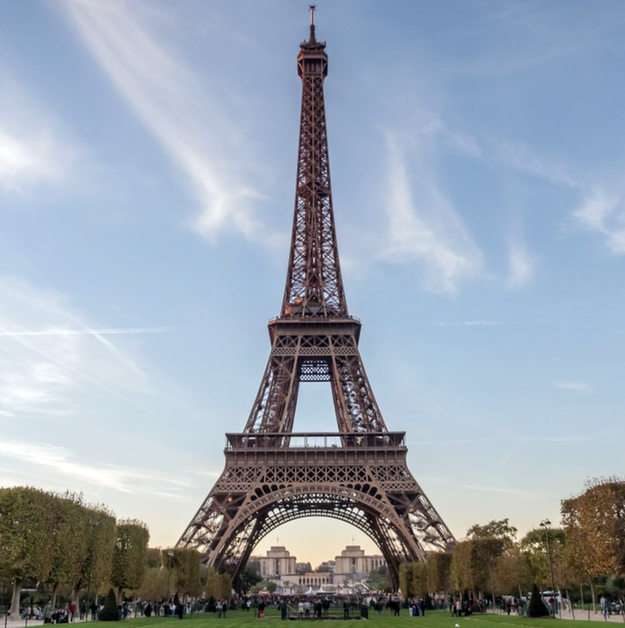 The Eiffel tower puzzle online from photo