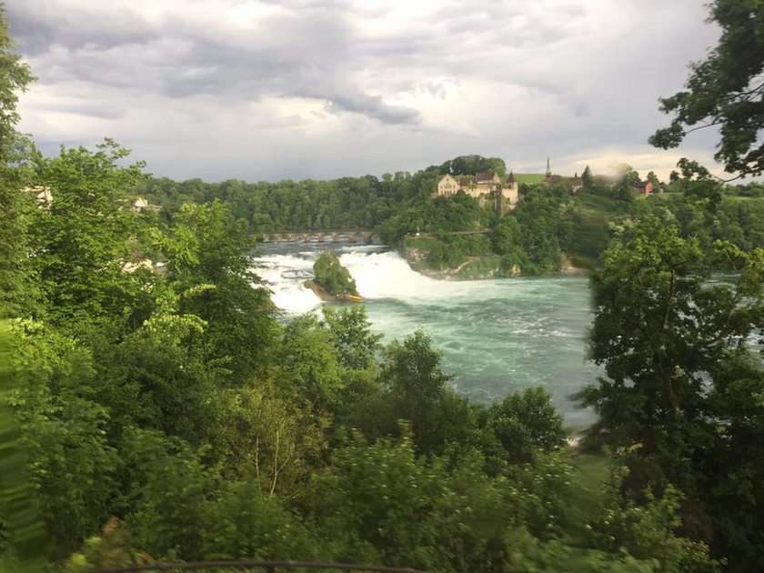 Водопад в Баварии онлайн-пазл