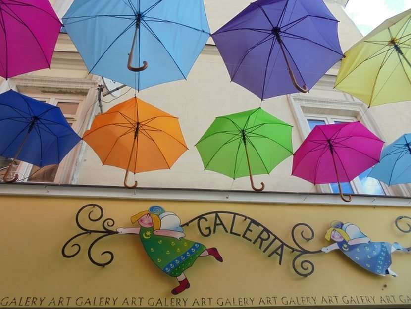 színes esernyők online puzzle