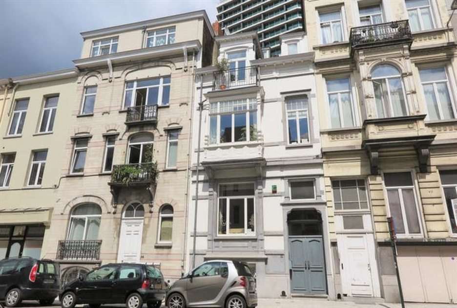 Tenement houses in Brussels puzzle online from photo