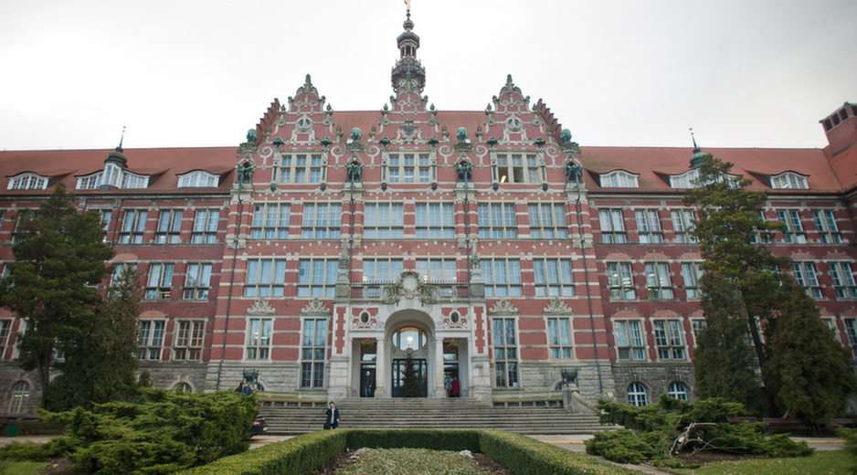 Gdańsk University of Technology puzzle online from photo