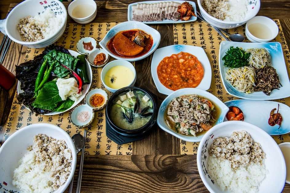 Jantar coreano puzzle online a partir de fotografia