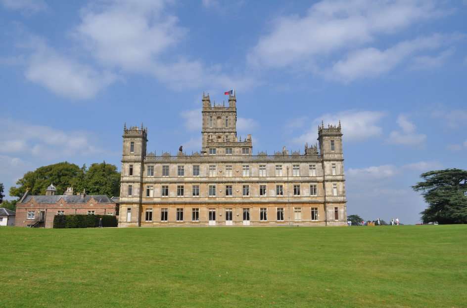 Highclere Castle in Inghilterra puzzle online