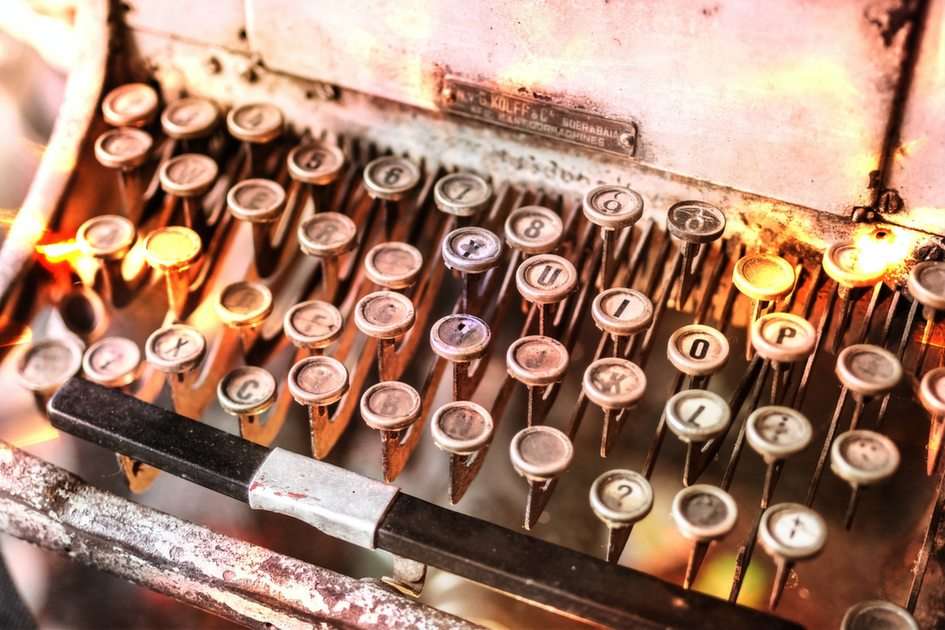 Antike Schreibmaschine παζλ online από φωτογραφία