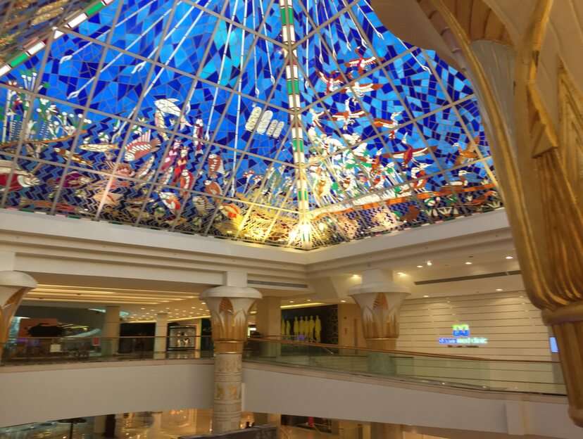 Shopping mall in Dubai puzzle online from photo