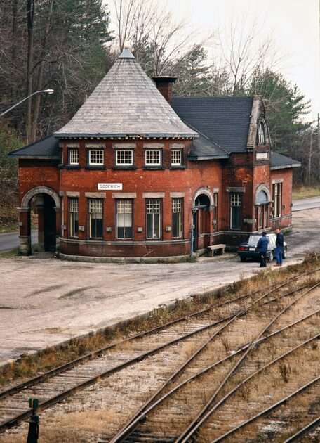 railway station puzzle online from photo