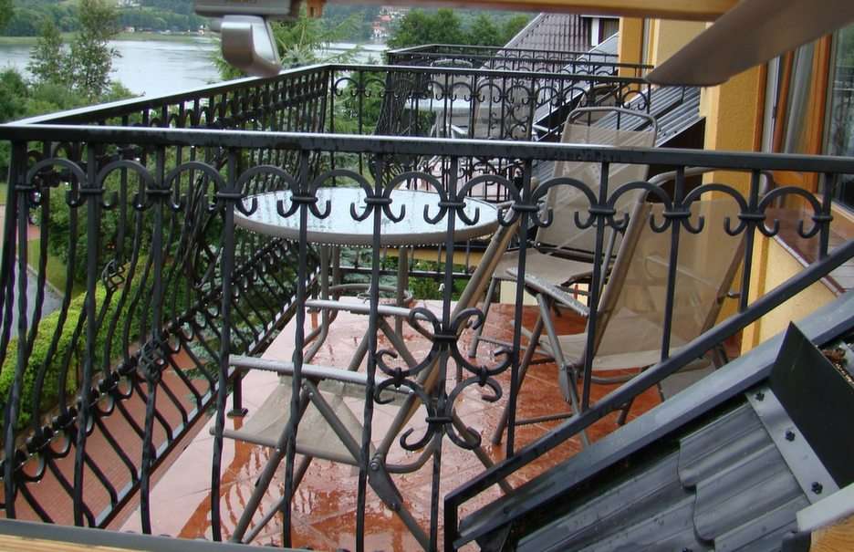 Slzný balkon puzzle online z fotografie