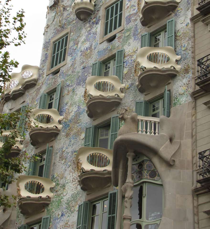 Maison de Gaudi puzzle en ligne à partir d'une photo