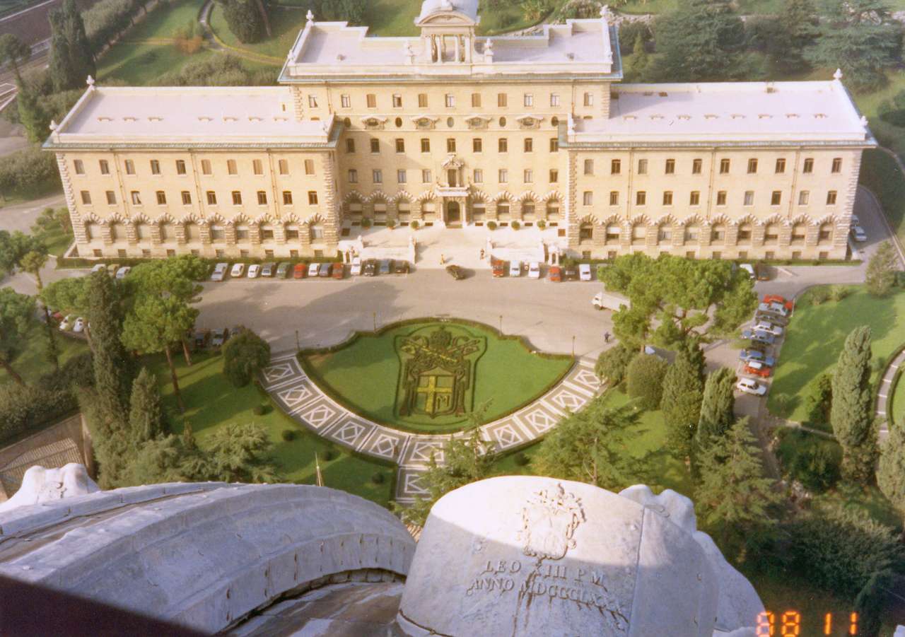 Rome - Jardins du Vatican puzzle en ligne