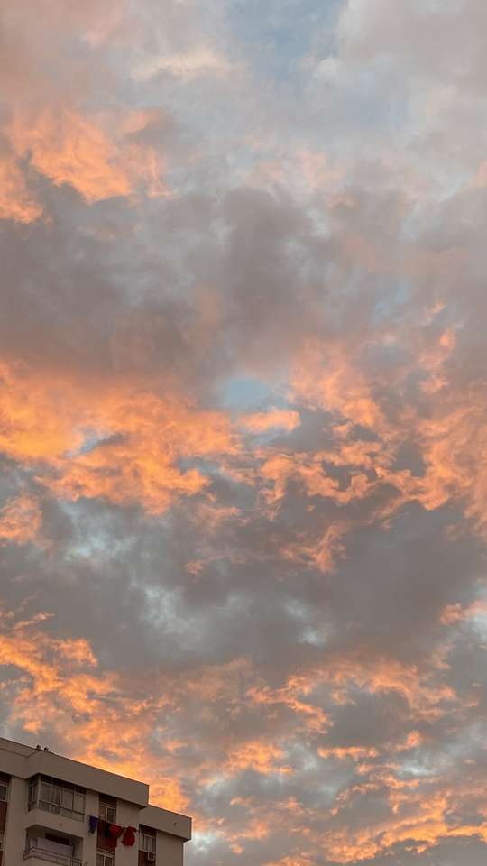Röda moln pussel online från foto