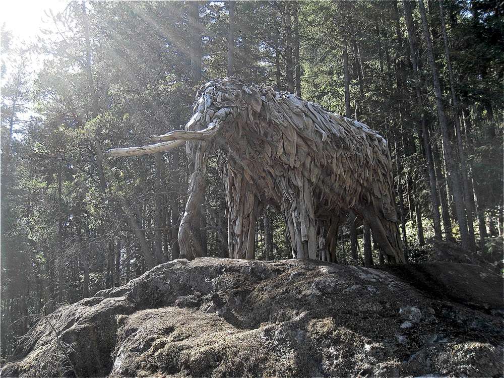 Скулптура на Мастодонтска земя онлайн пъзел