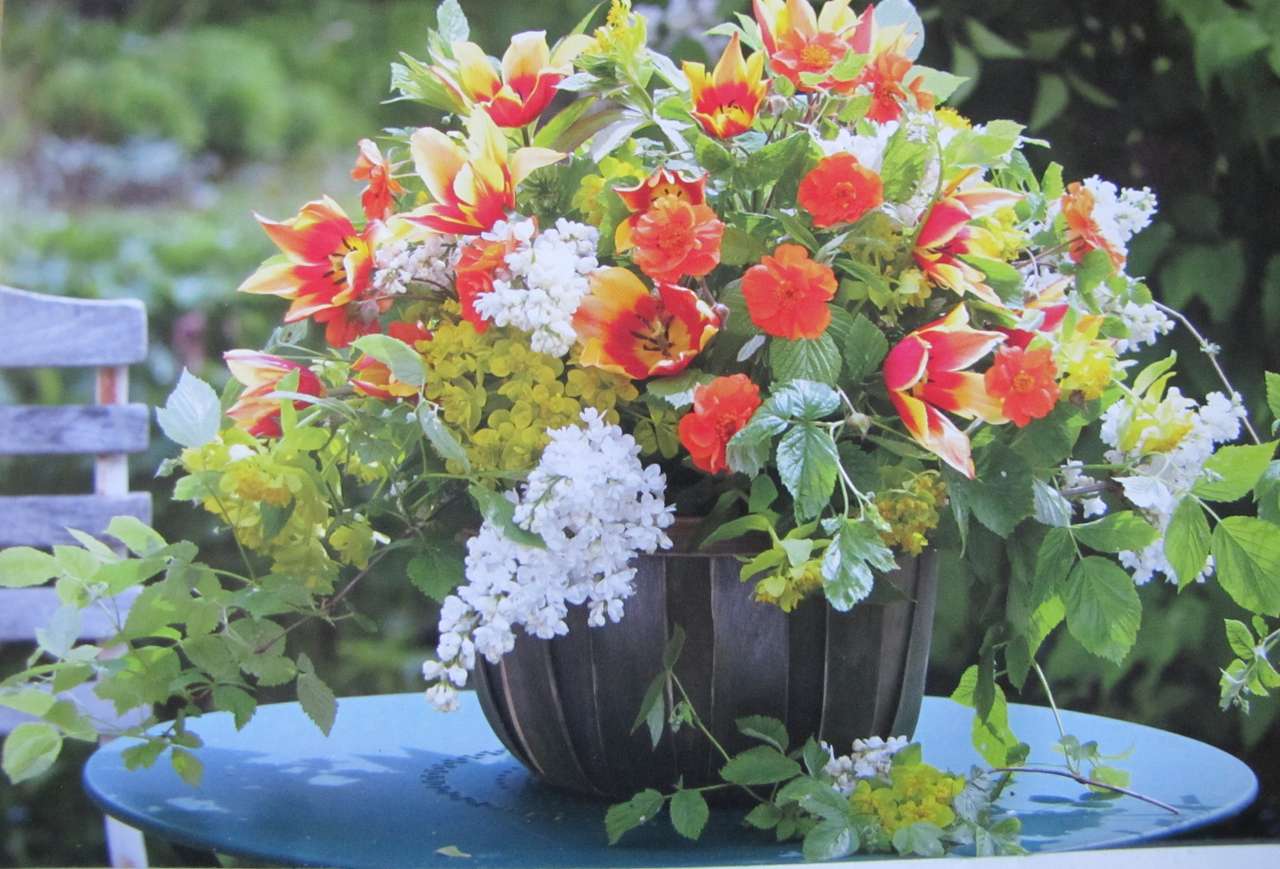 spring bouquet puzzle online from photo
