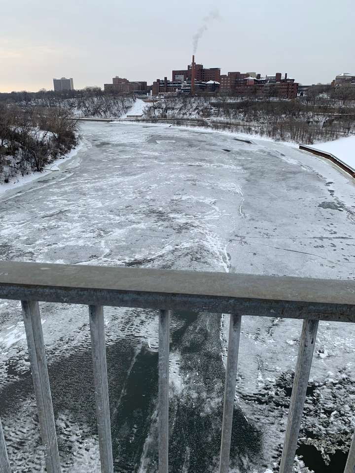 Замерзла річка Міссісіпі онлайн пазл