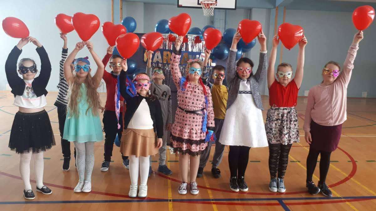 Karneval klass 3 - hjärtan pussel online från foto